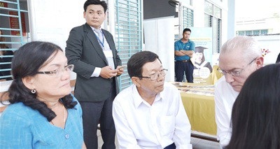 Phú Hưng Life chi trả nhanh quyền lợi cho khách hàng 1 tỷ đồng - 5 Phú Hưng Life chi trả nhanh quyền lợi cho khách hàng 1 tỷ đồng - 5