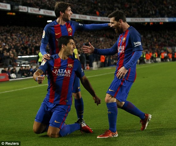 
Niềm vui chiến thắng của các cầu thủ Barcelona
