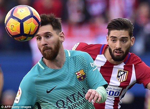 Atletico 1-2 Barcelona: Người hùng Messi - 2
Messi để lại nhiều dấu ấn với các tình huống dứt điểm nguy hiểm