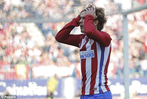 Atletico 1-2 Barcelona: Người hùng Messi - 3
Griezmann tiếc nuối sau tình huống bỏ lỡ cơ hội