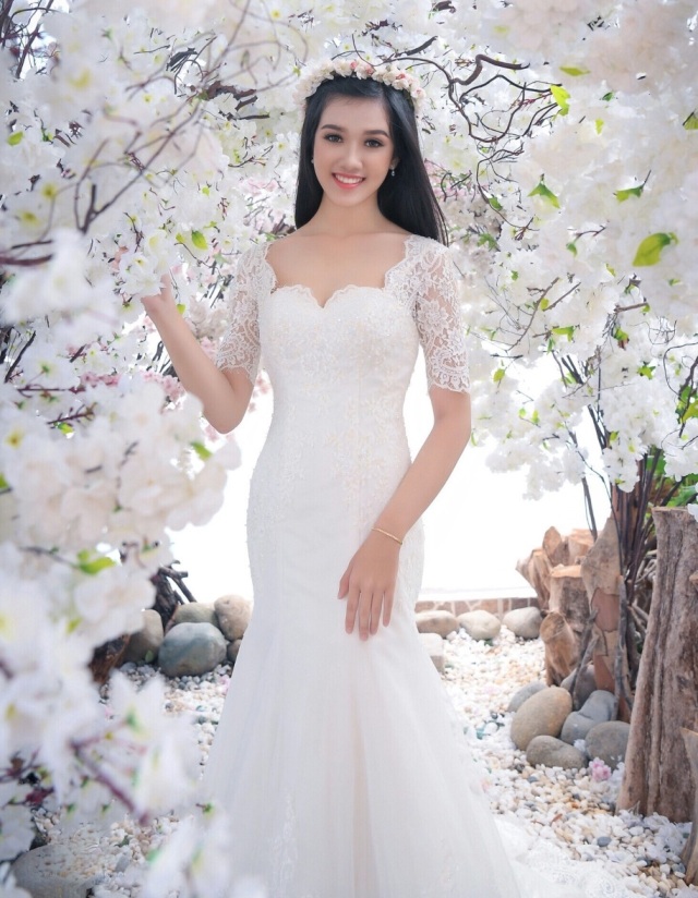 Cận cảnh những người đẹp vào bán kết Hoa khôi Nam Bộ 2017 - 15 Đỗ Ngọc Vĩnh Nghi (SN 1998, Cần Thơ).