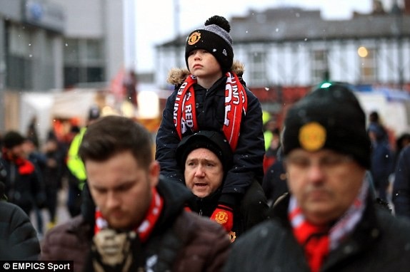 
Cổ động viên MU tới sân Old Trafford
