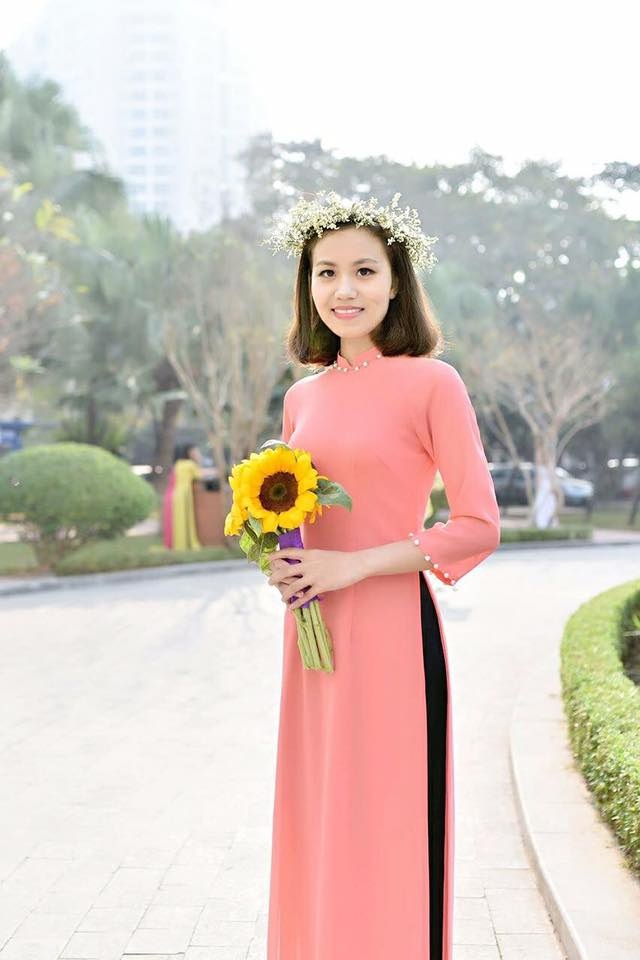 Nỗi đau đớn của cô sinh viên xinh xắn trường ĐH Sư phạm Hà Nội bị ung thư phổi - 6 Hình ảnh cô giáo tương lai đầy sức sống không còn nữa.