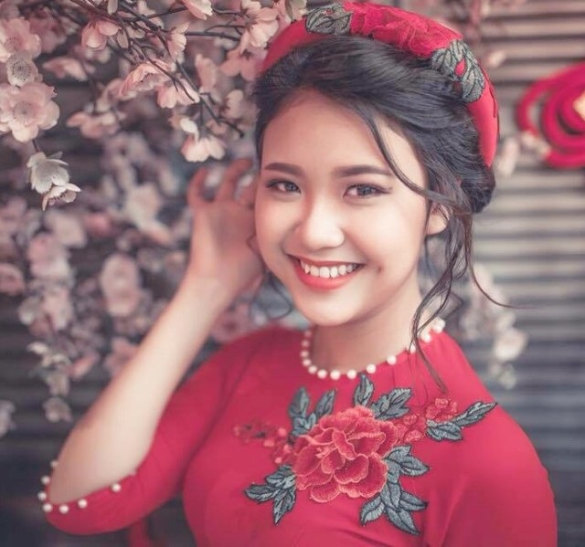 Cận cảnh những người đẹp vào bán kết Hoa khôi Nam Bộ 2017 - 17 Đoàn Thị Bích Ngọc (SN 1999, TPHCM).