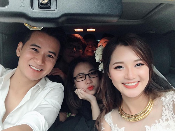 “Hot girl dân tộc” Thu Hương đẹp rạng ngời trong ngày cưới - 10 Thu Hương cho biết, hiện cô đang rất hạnh phúc và đã chuẩn bị sẵn sàng để bước vào một cuộc sống mới bên chồng.