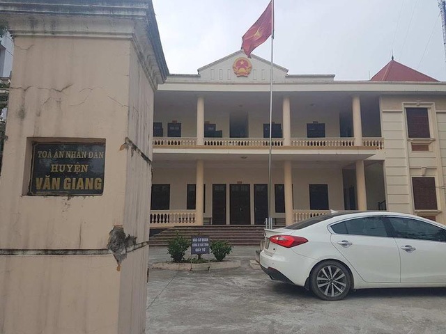 Hưng Yên: Hơn 3 năm thụ lý, Toà chốt lịch xử vụ dân khởi kiện cả chủ tịch huyện, chủ tịch xã - 4
Vụ án sẽ được đưa ra xét xử vào 8h sáng ngày 21/6 tại trụ sở UBND huyện Văn Giang.