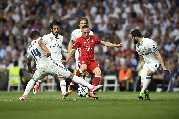 Real Madrid 4-2 Bayern Munich: Cú hattrick của C.Ronaldo - 2
Ribery và đồng đội là những người chơi ép sân hơn