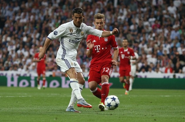 Real Madrid 4-2 Bayern Munich: Cú hattrick của C.Ronaldo - 9
Cú hattrick của CR7 đã giúp Real Madrid thắng 4-2 tại Bernabeu và có mặt ở bán kết Champions League năm nay