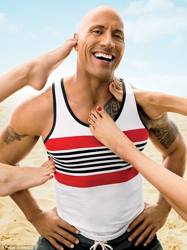 “Đá tảng” Dwayne Johnson muốn tranh cử Tổng thống Mỹ - 1 Nam diễn viên cơ bắp nổi tiếng hàng đầu Hollywood - Dwayne Johnson - đã chia sẻ với tạp chí GQ rằng trong tương lai, có thể anh sẽ tranh cử vị trí Tổng thống Mỹ. Ngay lập tức, các tờ báo và công chúng yêu mến Dwayne đã rất háo hức với ý tưởng này.