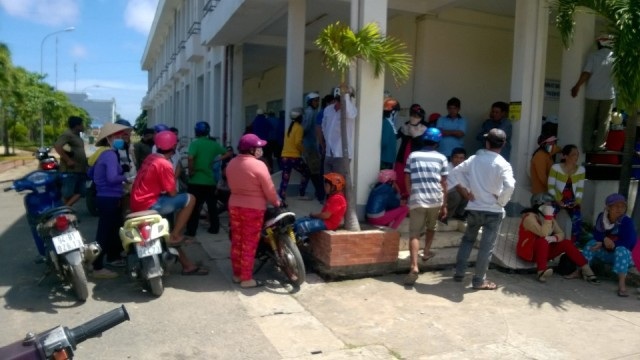 Vụ chìm tàu tại lễ hội Nghinh Ông: Nhiều người không biết con mình gặp nạn - 2 Bệnh viện Đa khoa huyện Đông Hải, nơi một số nạn nhân trong vụ chìm tàu vẫn đang nằm điều trị.