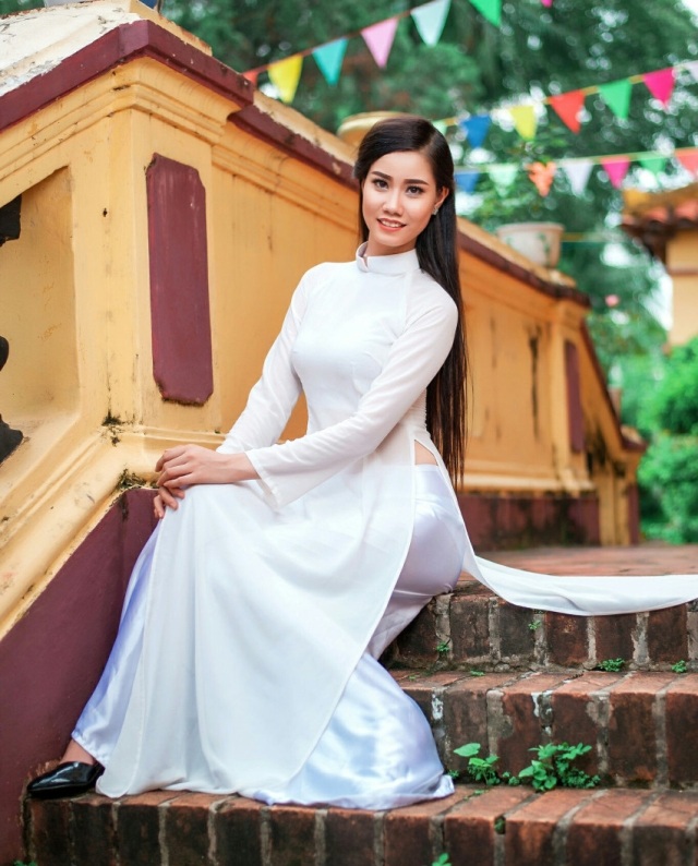 Cận cảnh những người đẹp vào bán kết Hoa khôi Nam Bộ 2017 - 19 Trần Huỳnh Như (SN 1996, Bạc Liêu).