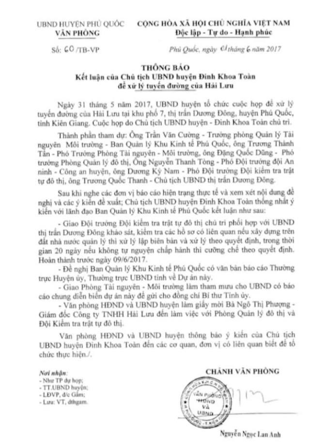 Doanh nghiệp “cướp” đường công cộng: Chính quyền bất lực? - 12 Thông báo kết luận của Chủ tịch UBND huyện Phú Quốc vào tháng 6/2017: Giao Đội Kiểm tra trật tự đô thị huyện chủ trì, phối hợp với UBND thị trấn Dương Đông khảo sát, kiểm tra các hồ sơ có liên quan. Nếu xây dựng trên đất Nhà nước quản lý thì lập biên bản, xử lý theo quy định. Trong thời hạn 20 ngày, nếu không tự nguyện chấp hành thì cưỡng chế theo quyết định.