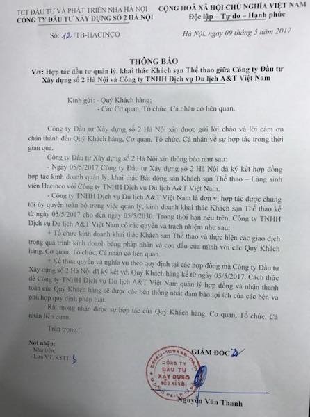 Vụ cổ phần hoá tai tiếng tại HACINCO: Động thái lạ nào liên quan đến khối tài sản “khủng”? - 1
Ông Nguyễn Văn Thanh - Giám đốc Công ty đầu tư xây dựng số 2 Hà Nội (HACINCO) ký thông báo về việc hợp tác đầu tư, quản lý và khai thác khách sạn Thể thao với Công ty TNHH du lịch và dịch vụ A&T Việt Nam.