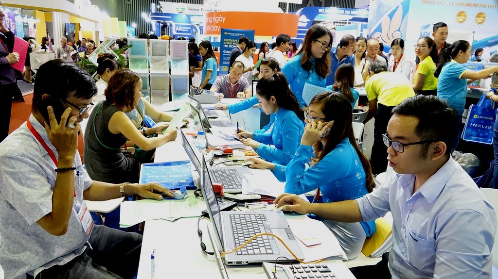 "Rồng rắn" xếp hàng tham quan hội chợ Du lịch Quốc tế TPHCM - 4 "Rồng rắn" xếp hàng tham quan hội chợ Du lịch Quốc tế TPHCM - 4