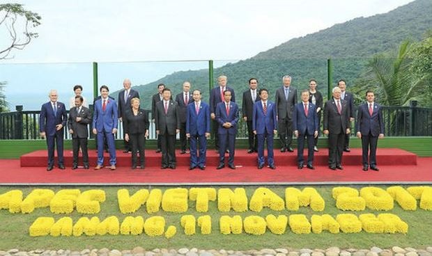 APEC 2017 thành công trọn vẹn: Động lực mới, tầm nhìn mới cho tương lai chung - 1
Các nhà Lãnh đạo kinh tế APEC chụp ảnh kỷ niệm chung