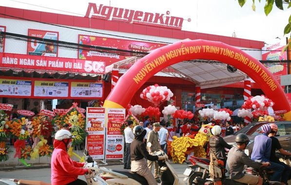 Đầu năm 2017, Nguyễn Kim khai trương đồng loạt khai trương thêm 04 trung tâm mới tại Quận 2, Bà Rịa, SaĐéc, Bến Tre