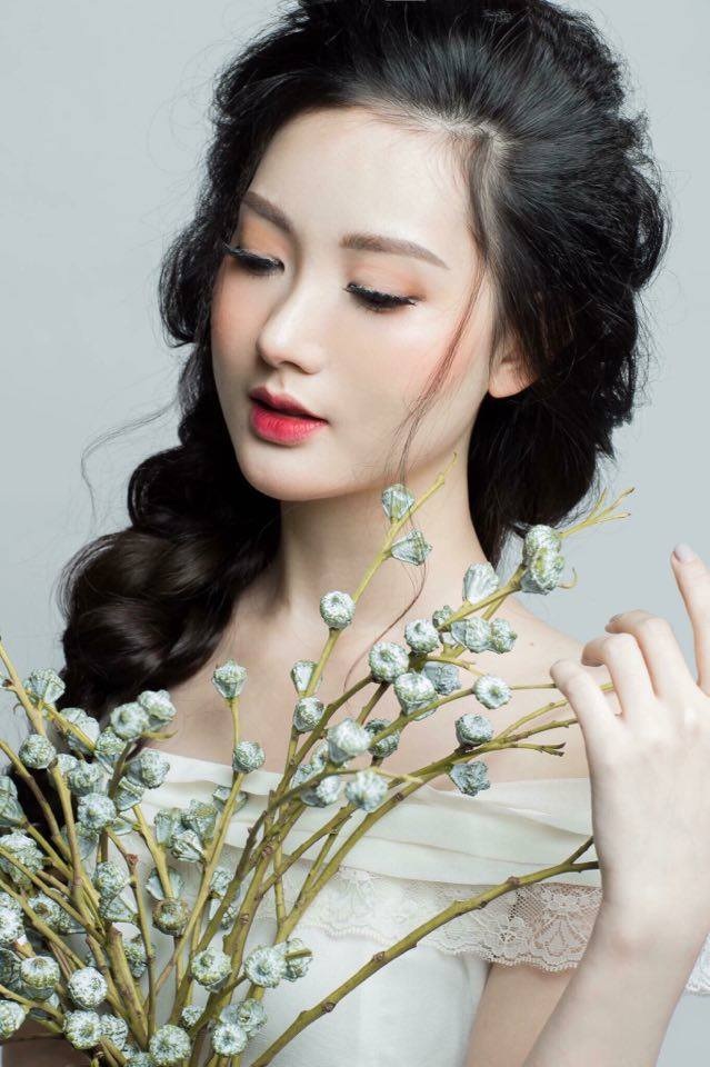 Cô gái 8x ví "tình yêu như mì ăn liền" gây tranh cãi - 2 Nguyễn Hồng Nhung (sinh năm 1989)