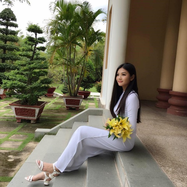 Nữ sinh 16 tuổi cao 1m71, học giỏi tiếng Anh và tiếng Pháp - 5 Nữ sinh 16 tuổi cao 1m71, học giỏi tiếng Anh và tiếng Pháp - 5