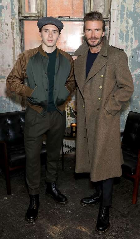 Khi “con sao” sững sờ nhận ra cha mẹ mình là… sao - 2 Cựu cầu thủ David Beckham và con trai cả Brooklyn Beckham