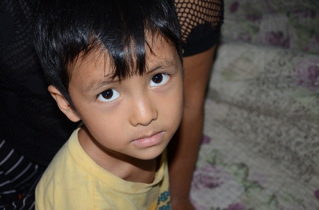 Bé Dương mới 6 tuổi.