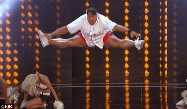 Tiết mục của vũ công “béo bự” Oscar Hernandez đã được đi tiếp vào vòng trong.