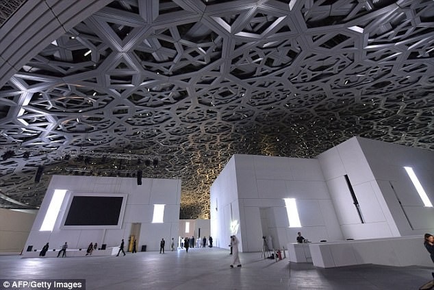Ai là người chi 10.234 tỷ đồng mua bức tranh đắt nhất thế giới? - 6 Bảo tàng Louvre Abu Dhabi được mở ra với kỳ vọng trở thành “bảo tàng quốc tế đầu tiên nằm ở các nước Ả Rập”.