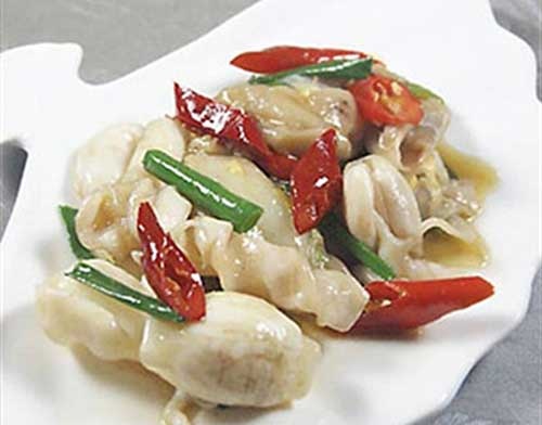 Lạ lùng bèo tây, trứng ung thành... đặc sản Hà Thành - 2 Món bong bóng cá được cho là món khoái khẩu của người Hà Nội mặc dù giá lên đến gần nửa triệu đồng/kg