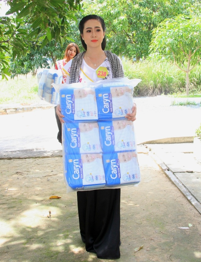 Người đẹp Hoa khôi Nam Bộ 2017 tham gia thiện nguyện ở Vũng Tàu - 2 Người đẹp Hoa khôi Nam Bộ 2017 tham gia thiện nguyện ở Vũng Tàu - 2