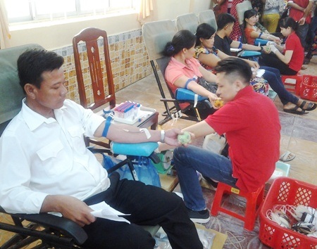 Hàng ngàn đơn vị máu được hiến tặng trong ngày chủ nhật - 6 Buổi hiến máu tình nguyện tại Bạc Liêu.