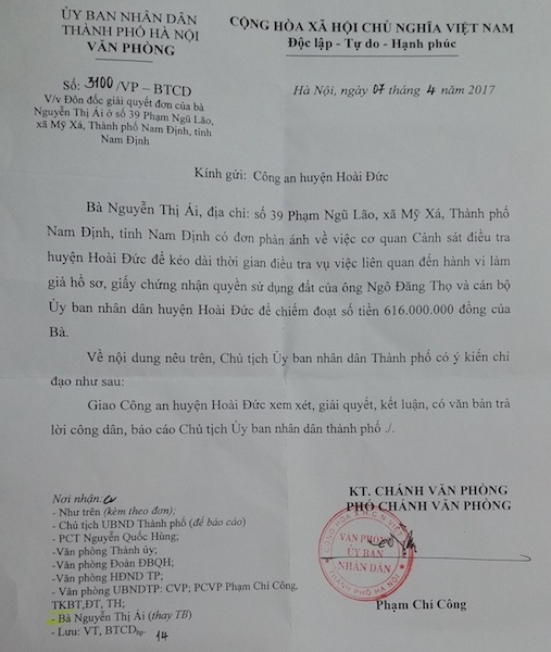 Chủ tịch TP Hà Nội chỉ đạo giải quyết vụ chủ tịch huyện ký cấp sổ đỏ cho đất ma - Ảnh 1. Chủ tịch TP Hà Nội chỉ đạo giải quyết vụ chủ tịch huyện ký cấp sổ đỏ cho đất ma - Ảnh 1.