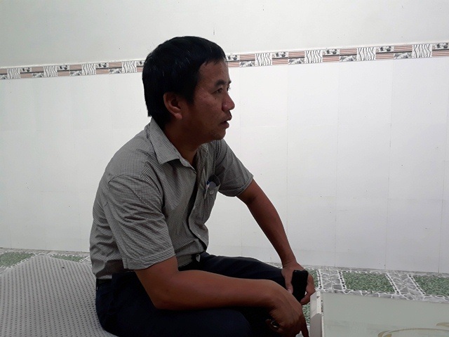Cần Thơ: Giá cát xây dựng tăng đột biến, người xây nhà “khóc ròng” - 2
Anh Quỳnh buồn rầu cho biết, do trước đó anh ký hợp đồng bao luôn vật tư, bây giá cát tăng các nên mỗi căn nhà anh chịu lỗ khoảng 50 triệu đồng