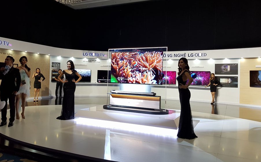 TV OLED siêu mỏng về VN với giá 650 triệu đồng - 1 TV OLED siêu mỏng về VN với giá 650 triệu đồng - 1