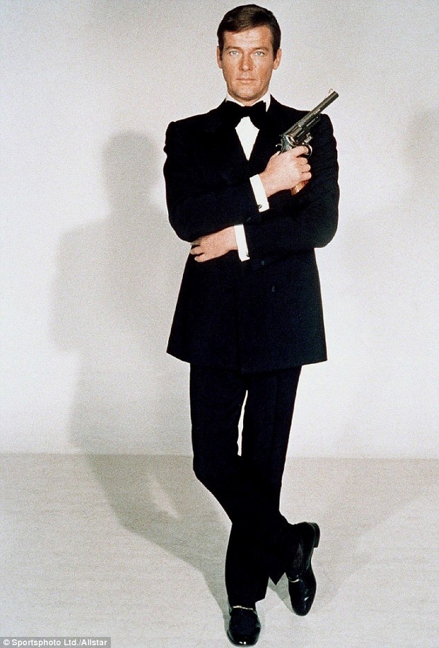 Huyền thoại “Điệp viên 007” Roger Moore qua đời ở tuổi 89 - 7