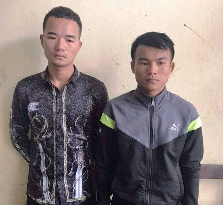Mâu thuẫn làm ăn, táo tợn mang súng đến dằn mặt - 2 Nguyễn Văn Thạch (trái), Thừa Văn Long tại cơ quan CSĐT