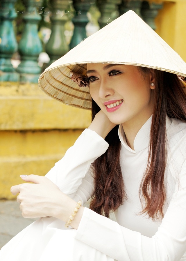 Cận cảnh những người đẹp vào bán kết Hoa khôi Nam Bộ 2017 (P.2) - 3 Giản Thúy Quyên (SN 1993, Bạc Liêu).