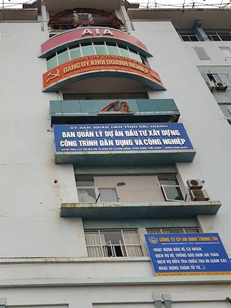 Đá ốp rơi quanh khu liên cơ quan tỉnh Bắc Giang: Chủ đầu tư giãi bày về sự lạ thường! - 4
Ban QLDA đầu tư xây dựng công trình dân dụng và công nghiệp tỉnh Bắc Giang là chủ đầu tư dự án.