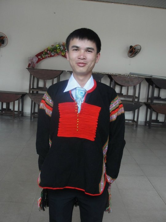 Trưởng phòng Sở Công Thương xin thôi việc về bán… gà nướng - 2
Anh Hoàng cho biết mình không hối hận về quyết định từ bỏ “ghế” trưởng phòng để về làm người bán gà.