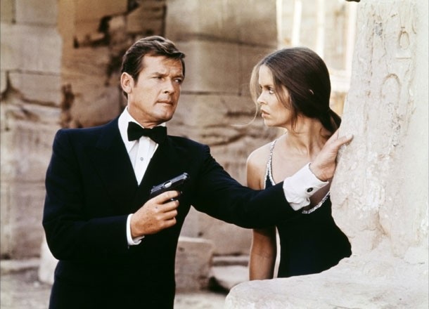 Huyền thoại “Điệp viên 007” Roger Moore qua đời ở tuổi 89 - 8