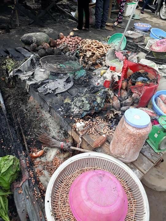 Chợ thị trấn bùng cháy lúc nửa đêm, tiểu thương trắng tay trước tết - 6