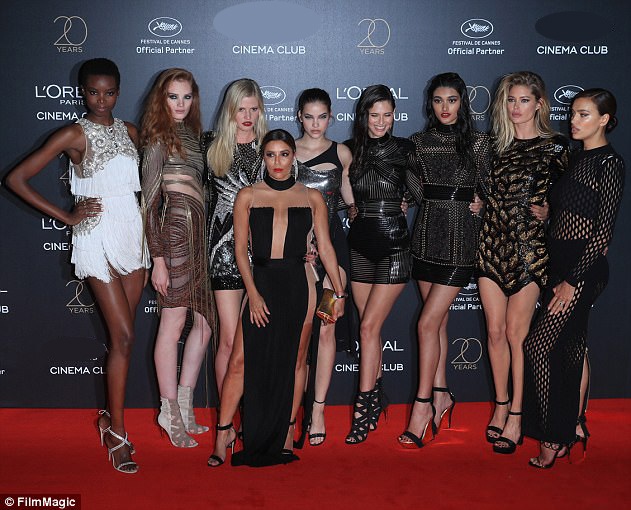 Mặc dù đã đi giày cao hơn “chục phân” nhưng Eva vẫn không thể nào khỏa lấp chiều cao khiêm tốn của mình khi xuất hiện bên cạnh các người đẹp “chân dài”.