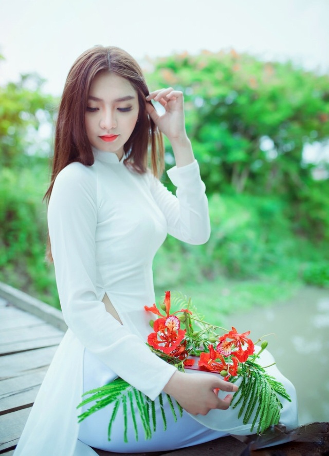 Cận cảnh những người đẹp vào bán kết Hoa khôi Nam Bộ 2017 (P.2) - 9 Phan Bích Tuyền (SN 1994, Cà Mau).