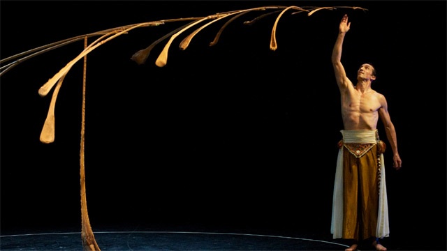 Sửng sốt trước tiết mục kể về “vẻ đẹp của sự cân bằng” - 2 Sửng sốt trước tiết mục kể về “vẻ đẹp của sự cân bằng” - 2