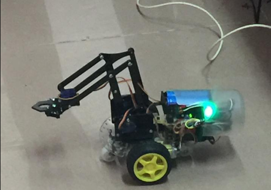 "Các em sinh viên ngày nay còn giỏi và sáng tạo hơn so với nhiều kỹ sư bài bản" - 3 Mô hình robot được điều khiển bằng giọng nói độc đáo