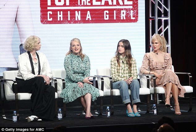 Một vai diễn ấn tượng mở ra cơ hội cho những vai diễn khác. Mới đây, Christie xuất hiện bên cạnh các bạn diễn nữ - Elisabeth Moss (thứ hai từ trái sang) và Nicole Kidman (ngoài cùng bên phải) trong loạt phim truyền hình làm về đề tài phá án đang rất được chờ đợi - “Top Of The Lake: China Girl”.