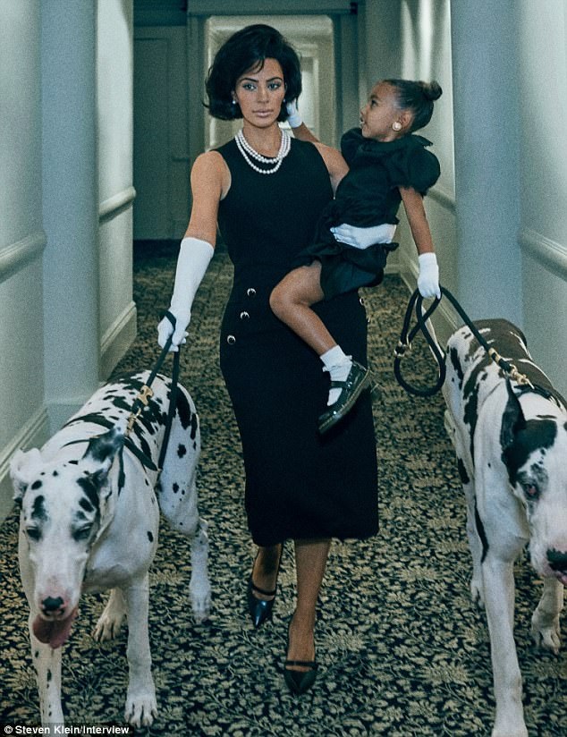 Kim Kardashian gây tranh cãi khi hóa thân thành phu nhân Kennedy - 2 Số ra tháng 9 của tạp chí Interview hiện đang trở thành đề tài gây tranh cãi của truyền thông và công chúng Mỹ.