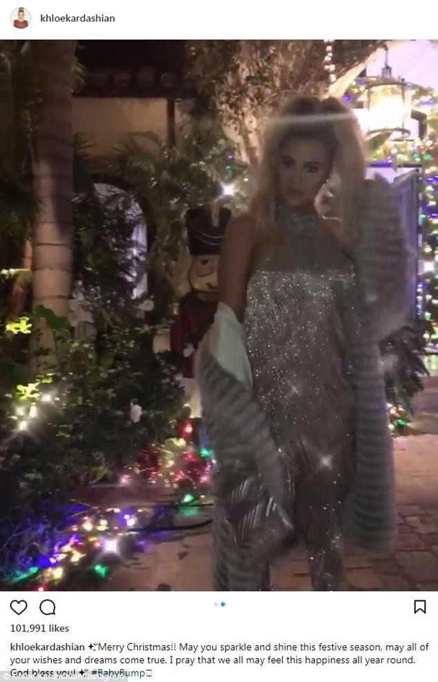 Khloe Kardashian mang bầu 6 tháng - 3
Khloe mang thai với bạn trai kém 7 tuổi Tristan Thompson - Khloe đã hạnh phúc nói, giấc mơ của cô đã thành hiện thực