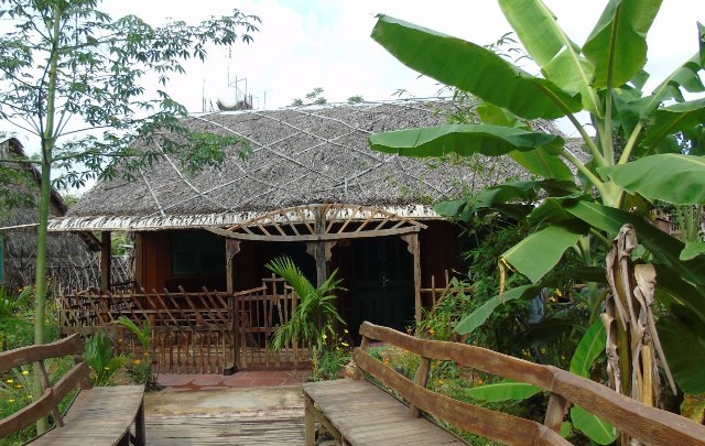 Ngắm Homestay độc đáo không đụng hàng của lão nông Cần Thơ - 2 Những ngôi nhà nghĩ của lão nông Trần Văn Liền được xây dựng theo ý tưởng hướng về sinh thái với các chất liệu cây nhà lá vườn