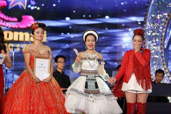Đỗ Tố Hoa, Mỹ Lam và Thu Thủy đoạt giải nhất Sao mai 2017 - 4 Chủ nhân 3 giải thưởng cao nhất cảm xúc ngập tràn trong đêm chung kết.