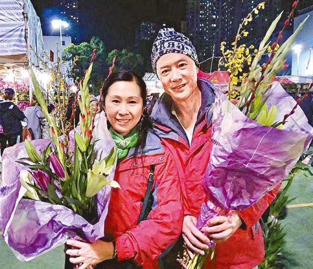 Tài tử “Đạo soái Sở Lưu Hương” tìm được tình yêu ở tuổi 62 - 2 Ông Trần Vinh Tuấn và bà Ngô Hương Luân