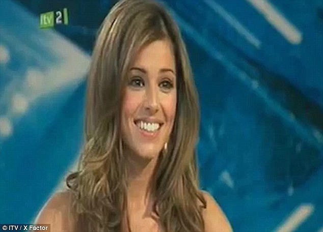 Thành viên One Direction lần đầu nói về cuộc tình “chị em” - 6 Đây là lần đầu tiên hai người gặp gỡ, Cheryl đánh giá tiết mục của Liam là “rất dễ thương”, dù vậy, chắc chắn cô không thể ngờ rằng chỉ 7 năm sau, cô và cậu thiếu niên này sẽ có một cuộc tình “đơm hoa kết trái”.